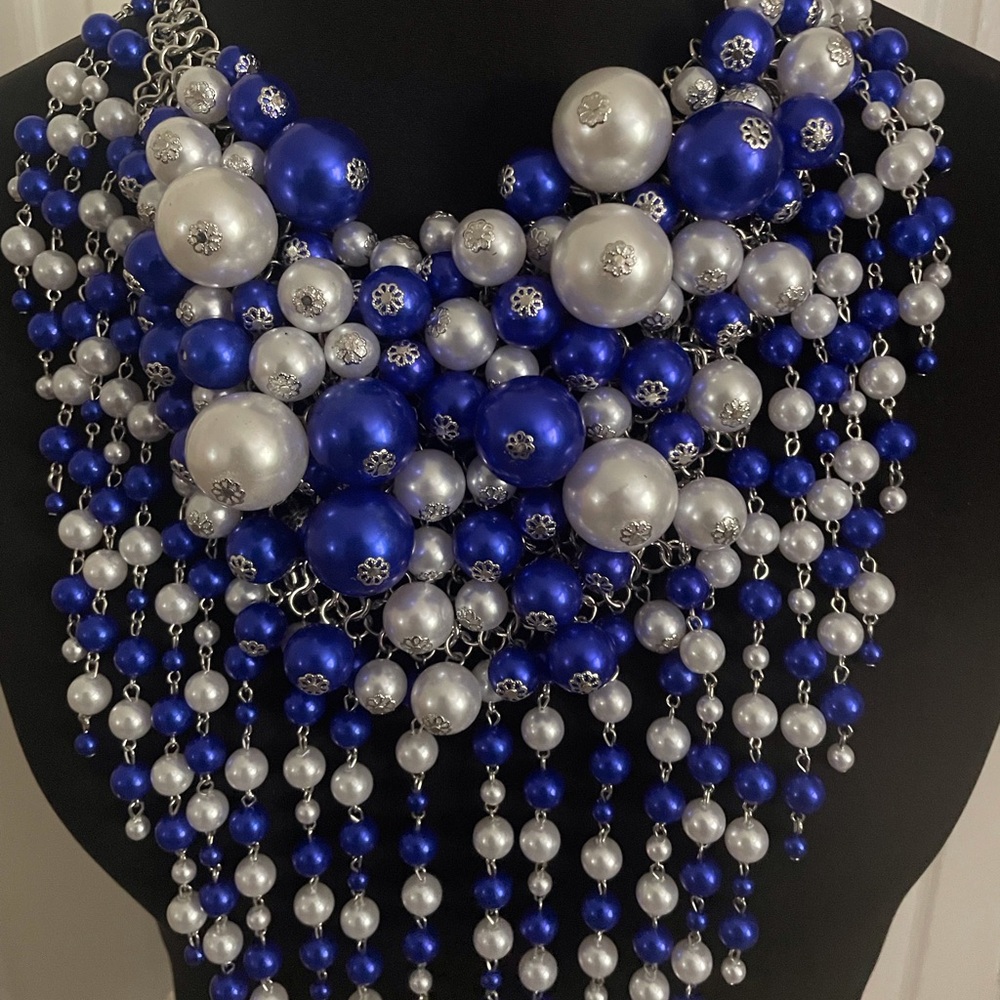 Fashion Jewelry Blue and Silver Statement Necklace
